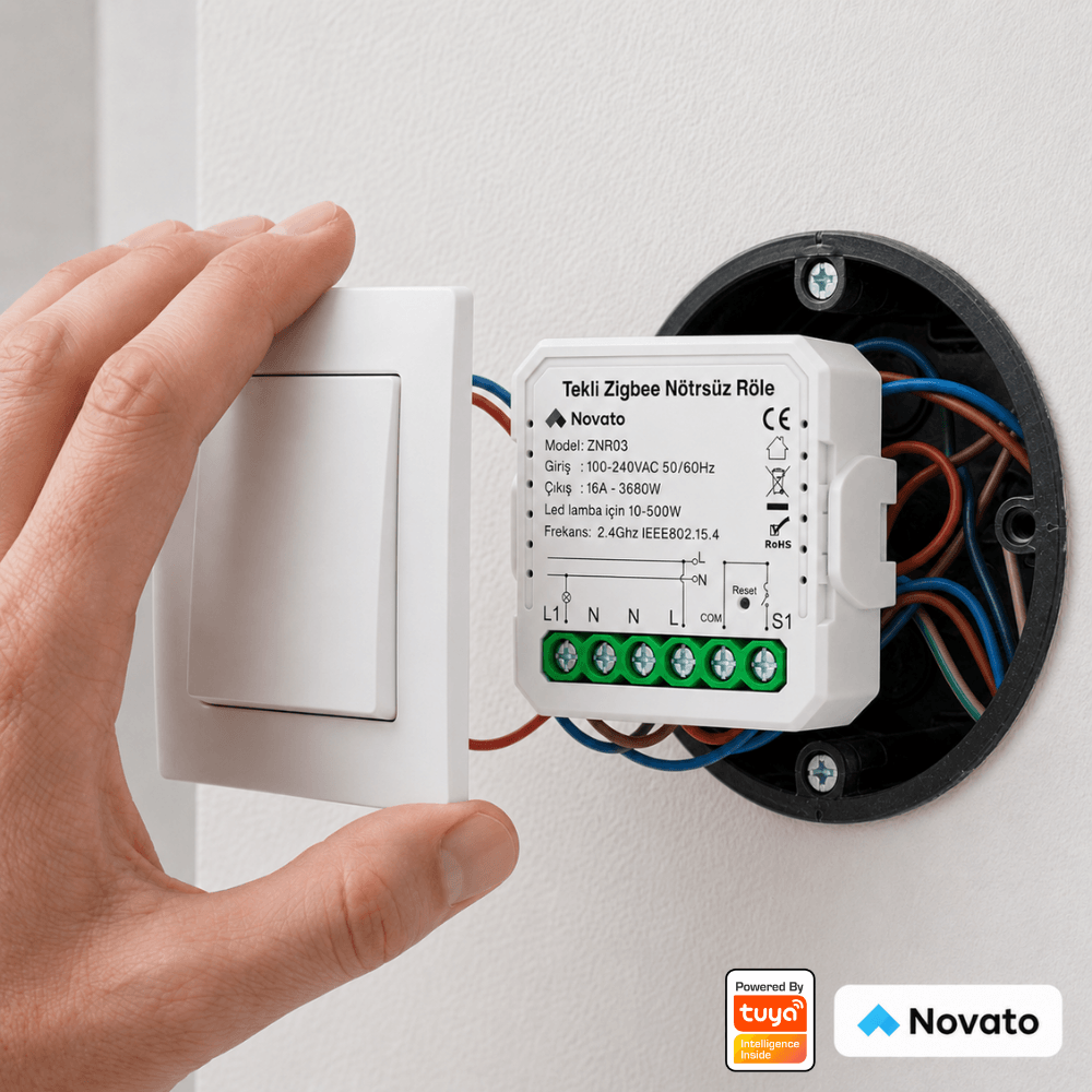 Duvar anahtarı elle çıkarılmış, kasanın içinde ZNR03 nötrsüz Zigbee röle modülü kablolarıyla duruyor