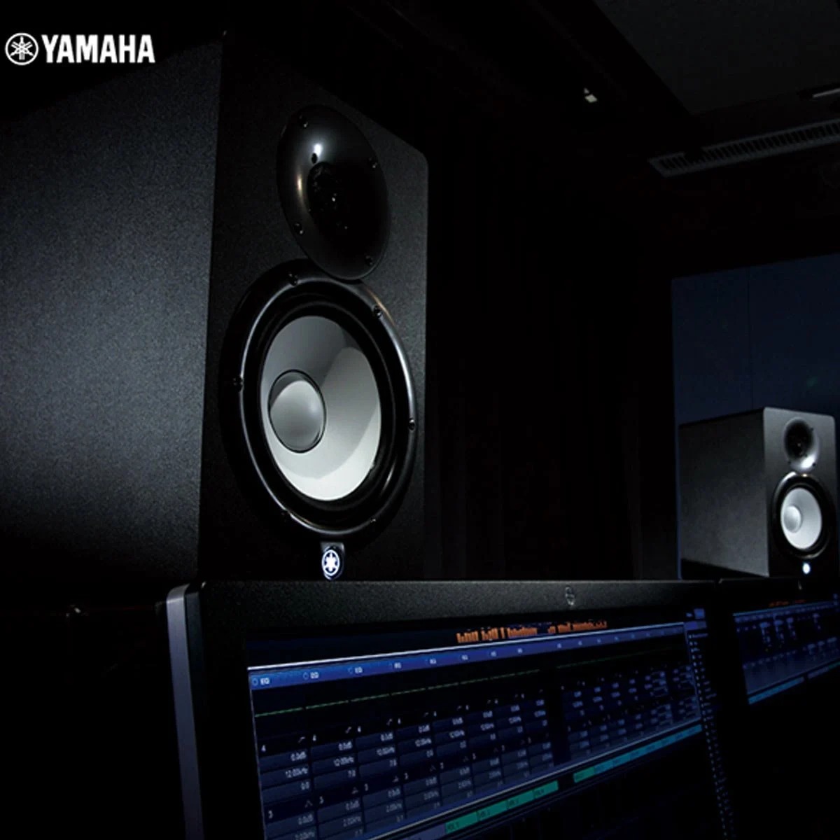 Yamaha HS7 Beyaz Yan Panel