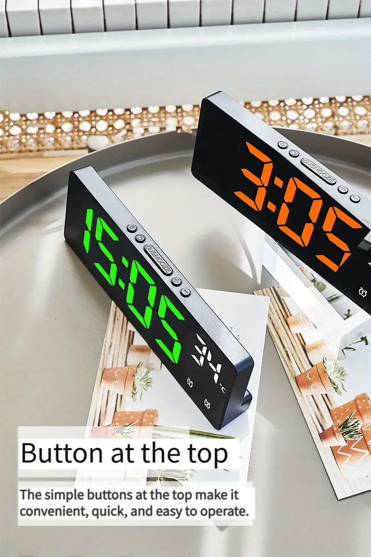 1 büyük ekranlı dijital alarm , sıcaklık göstergesi, i̇ki set alarm, uyku fonksiyonlu yanı , üç aaa pil fiş ile çalışır, aaa dahil değildir ayrıntılar 3