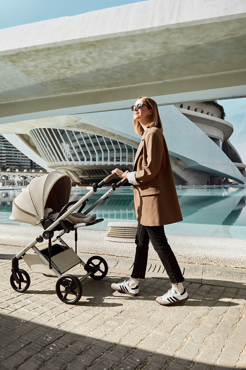 eli-lifestyle1.jpg (167 KB)