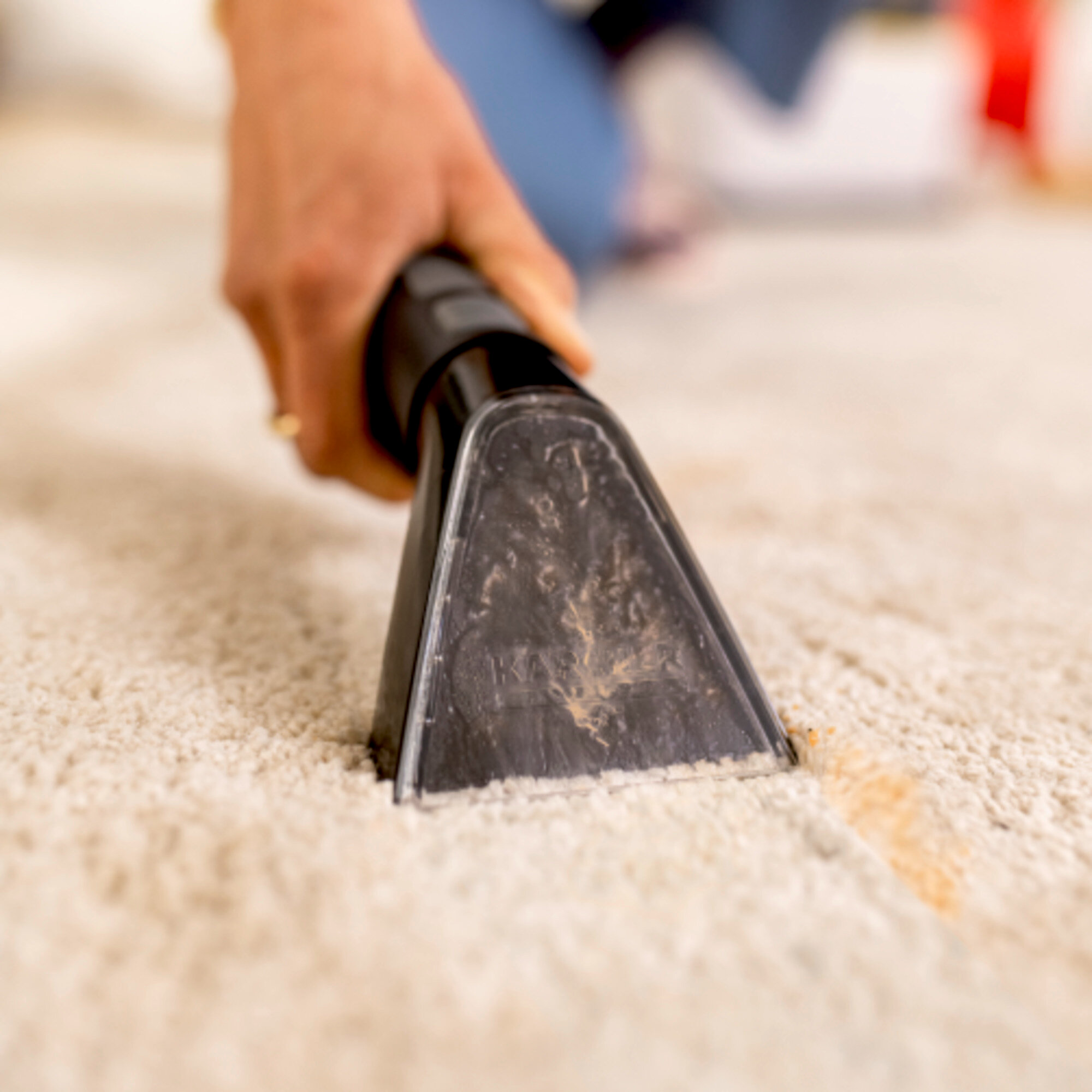 Halı Koltuk Temizleme Makinesi SE 2 Spot: Optimum temizlik sonuçları için kanıtlanmış Kärcher teknolojisi