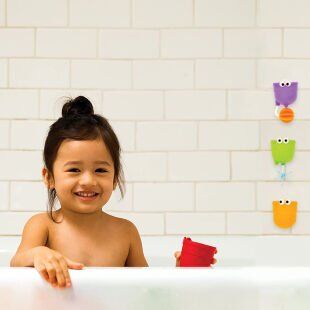 Munchkin Falls™ Su Şelalesi Bebek Banyo Oyuncağı, 12+ Ay – Motor Becerileri Geliştirici Su Akış Oyunu görsel