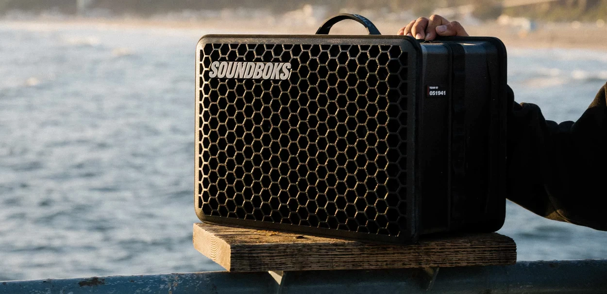 soundboks-go-bluetooth-ozellikli-kablosuz-hoparlor-wireless-outdoor-dayanikli-kamp-etkinlik-hoparloru