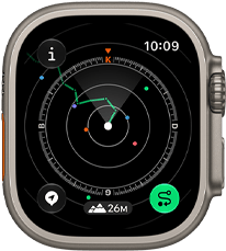 Apple Watch Ultra 4, titanyum kasa, natürel renk, pusula yönlendirmeleriyle güzergâhı gösteren Geriye Dönüş özelliği, sağ dış görünüm, Digital Crown, çıkıntılı yan düğme