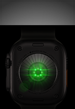 Apple Watch Ultra 4’ün arkadan görünümü, titanyum kasa, siyah renk, parlak yeşil LED ışıklara sahip birden fazla yuvarlak sensör