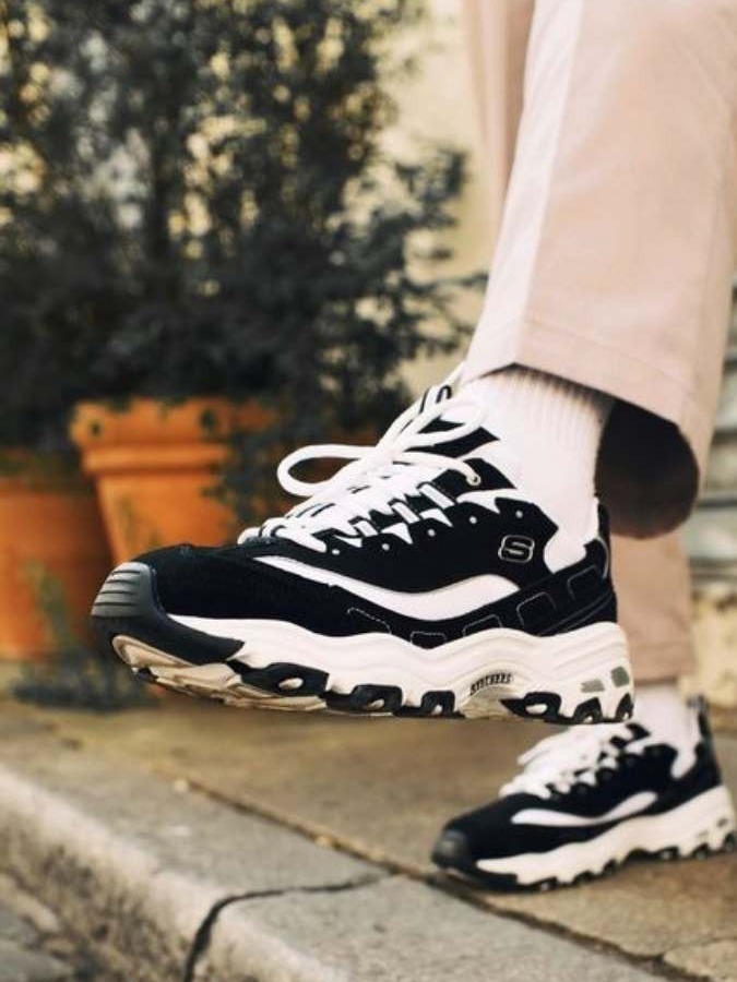 SKECHERS