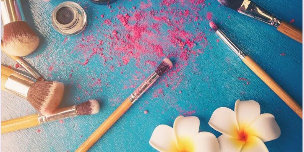 MAKEUP