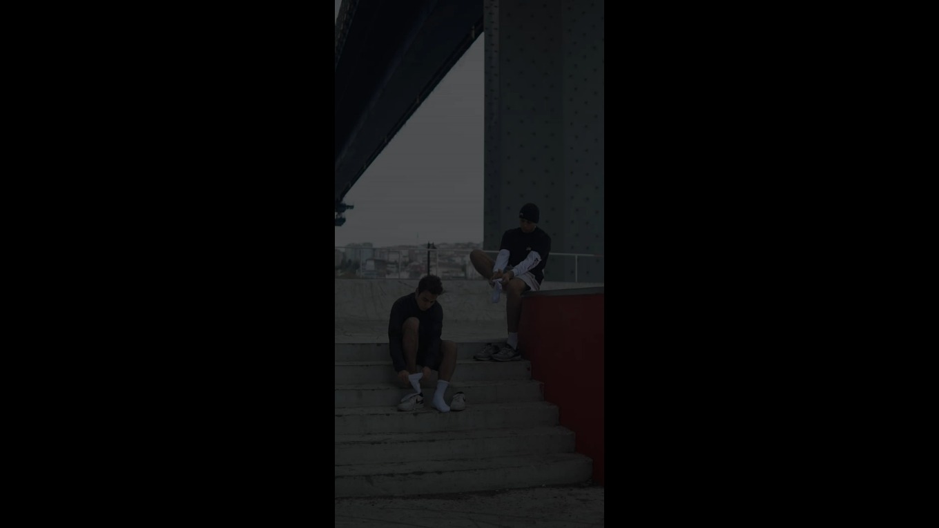 SPORSUZ VE ÇORAPSIZ ASLA 