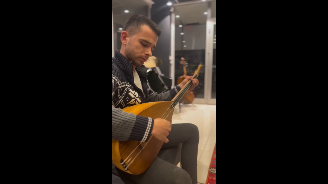 Yarı Profesyonel Bağlama