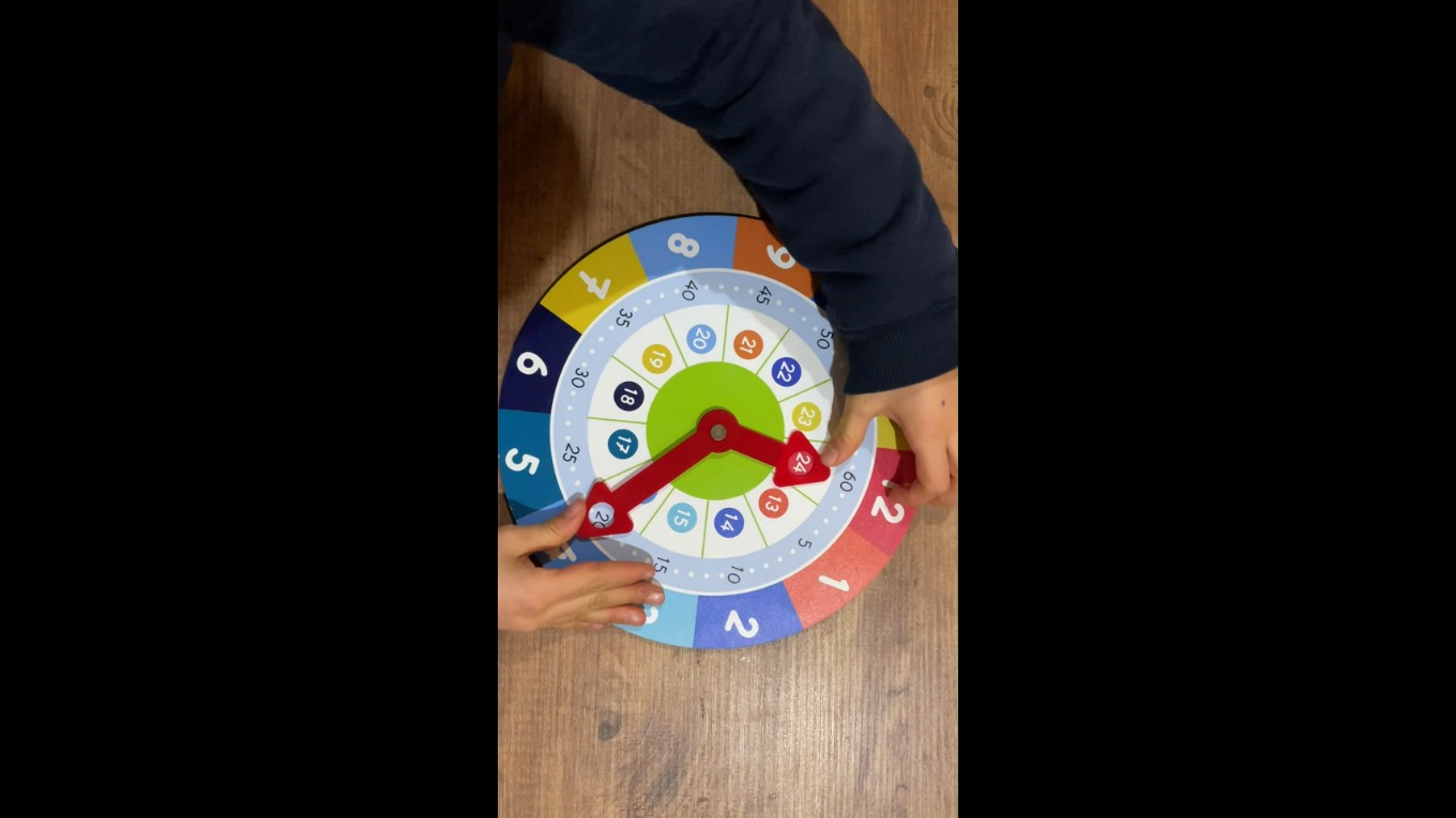 Renkli Saat Videosu