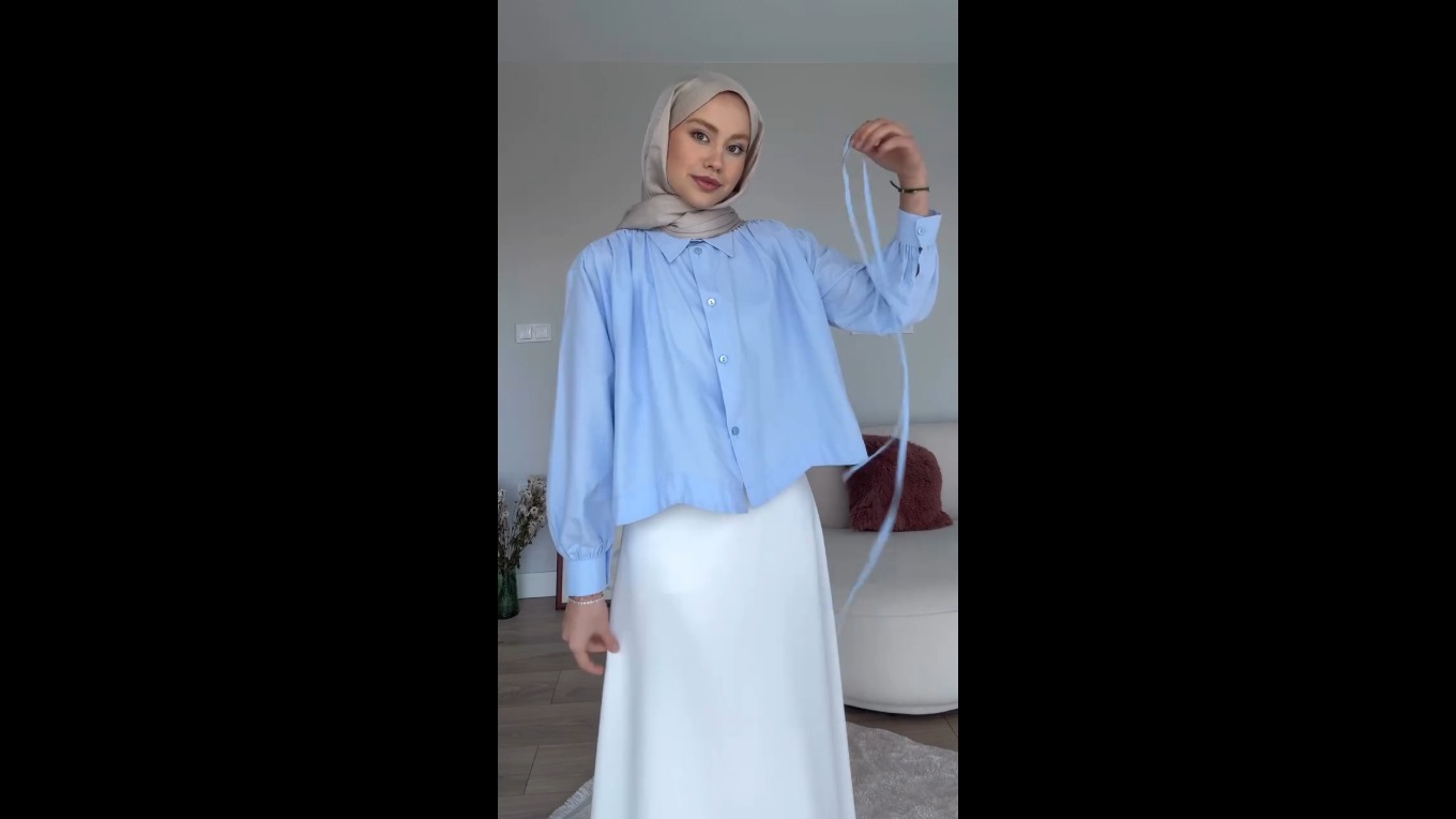 Omuzu Volanlı Gömlek