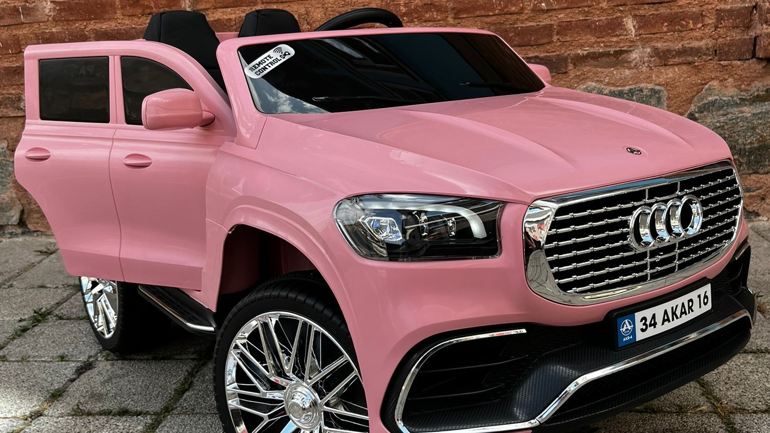AUDİ SUV PEMBE