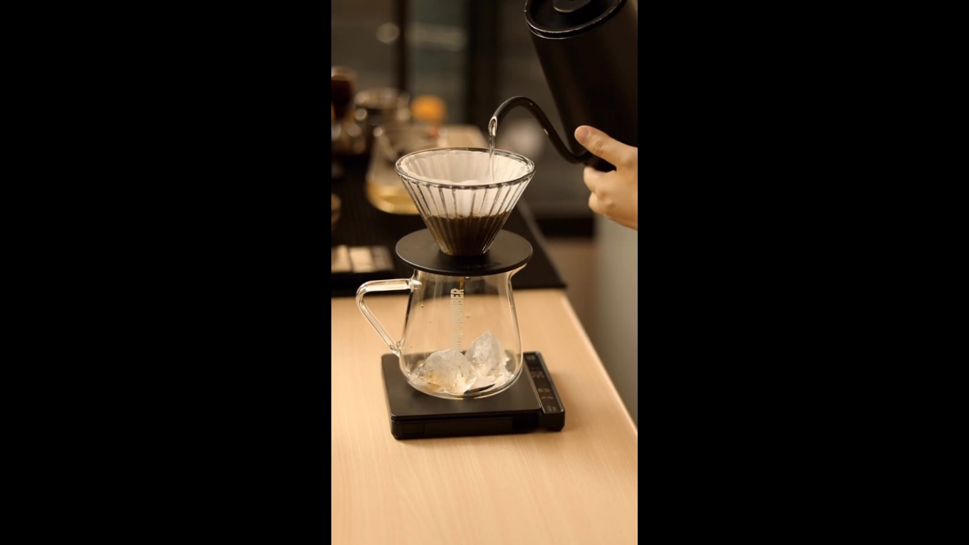 MHW-3BOMBER Kahve Dripper Seti