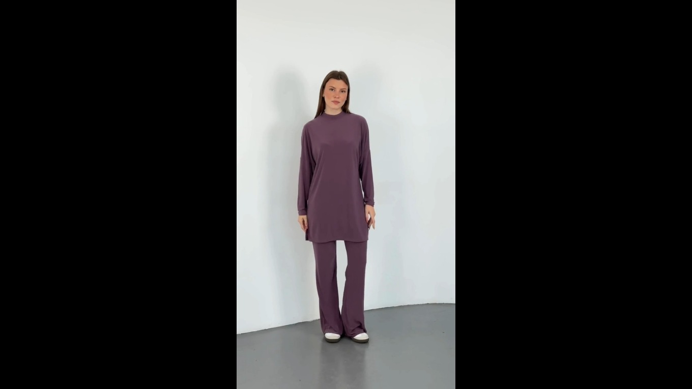 V yaka dekolte tişört