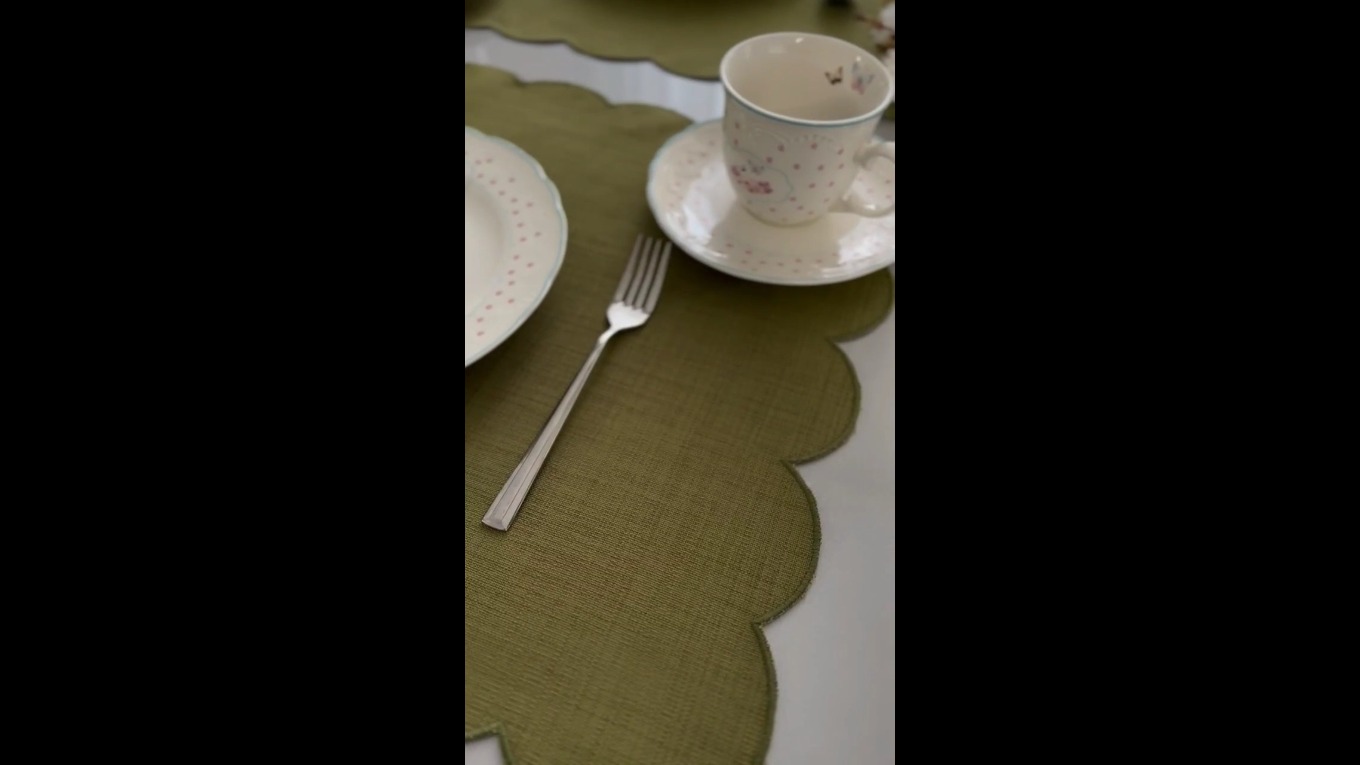 Yağ Yeşili Kenar Nakışlı Servisimiz