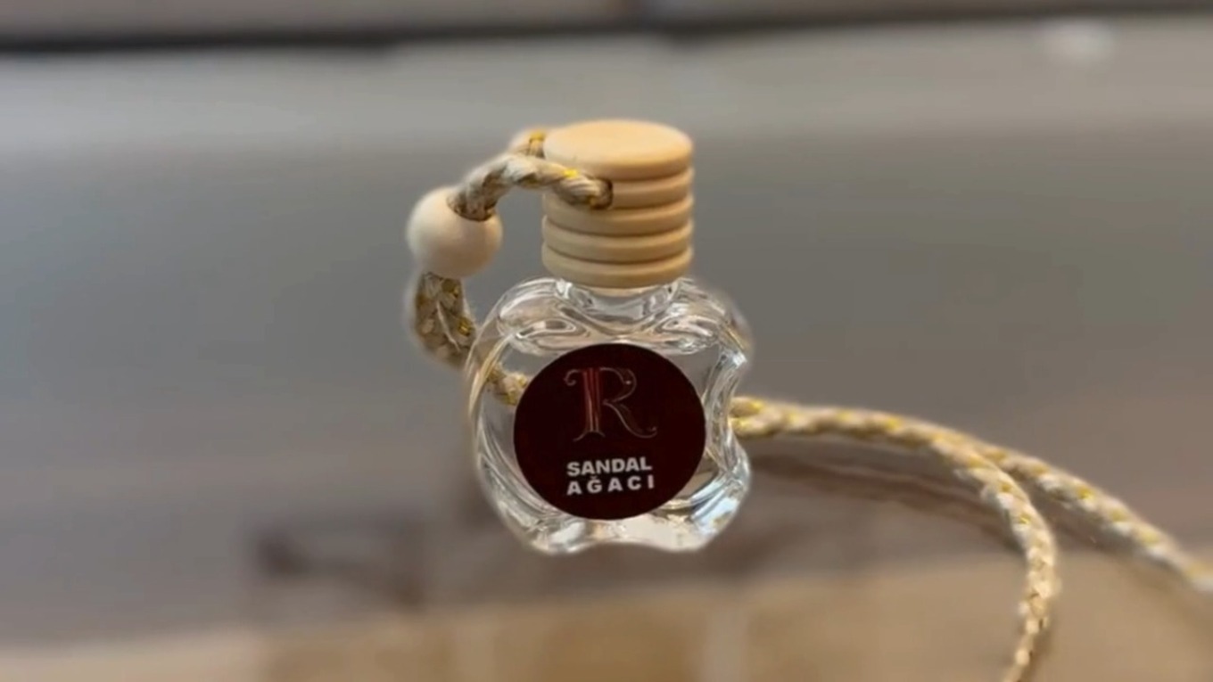 Revilya 8 ml Araç Kokusu Sandal Ağacı