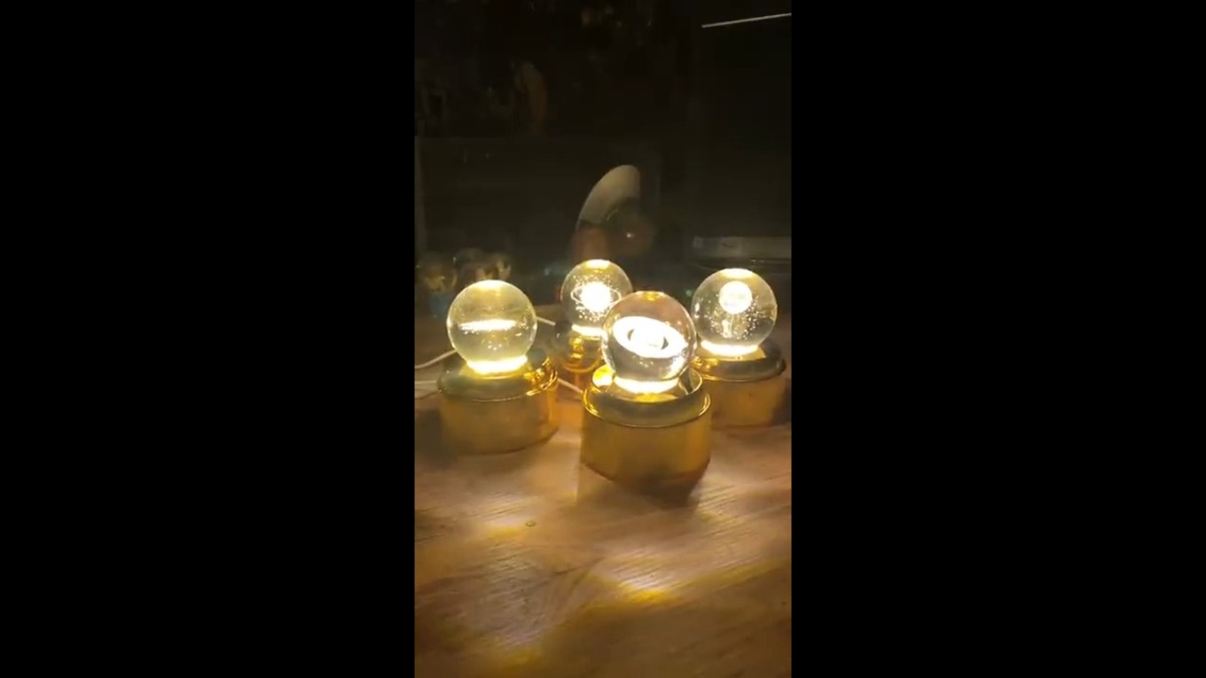 Kristal Küre Dönen Müzikli