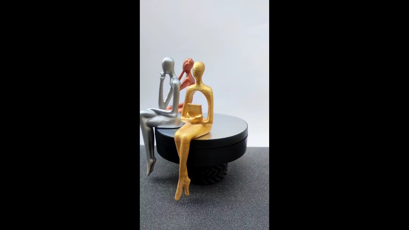 Üçlü Modern Figür Seti