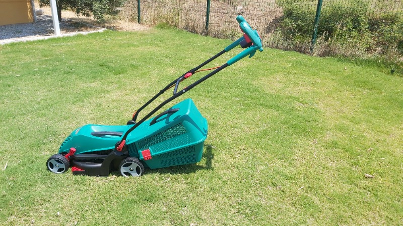 Bosch ARM 34 Elektrikli Çim Biçme Makinesi
