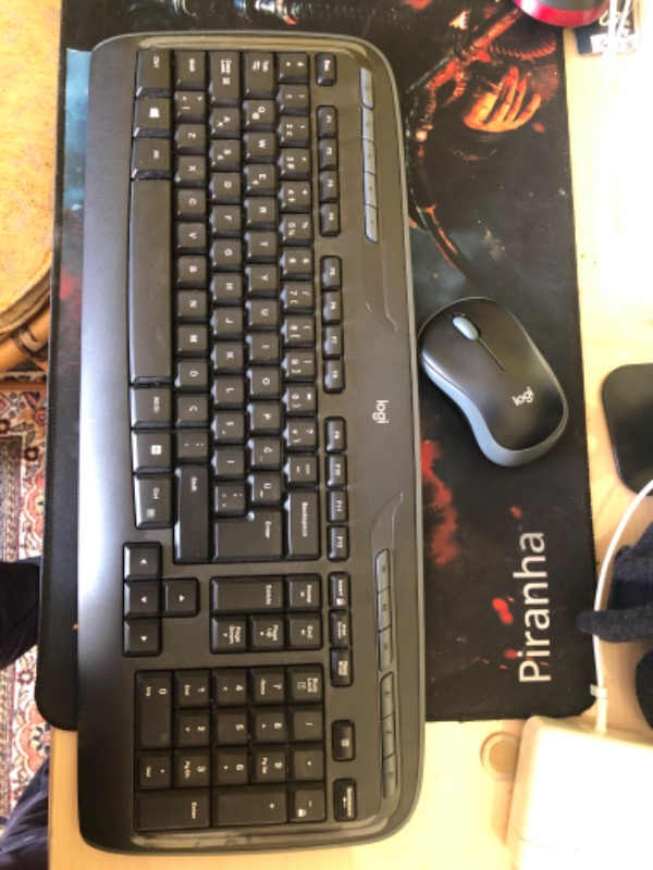 Logitech MK330 Kablosuz Türkçe Klavye Mouse Seti - Siyah