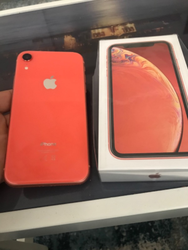 iPhone XR 64 GB Coral