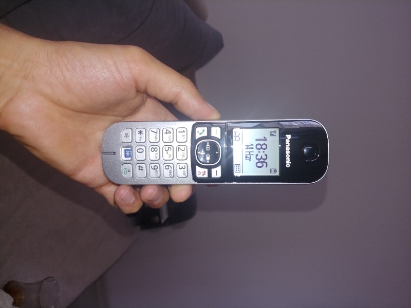 Panasonic Dect Telefon KX-TG6811 (Elektrik Kesintisinde Konuşabilme) - Siyah