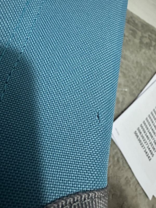 Koçtaş UO Çuraçao Şezlong Su Mavisi Polyester ve Metal Malzeme ile Taşınabilir Konforlu Tasarım