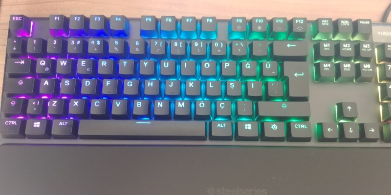 SteelSeries Apex 5 Hibrit Mekanik Gaming Klavye