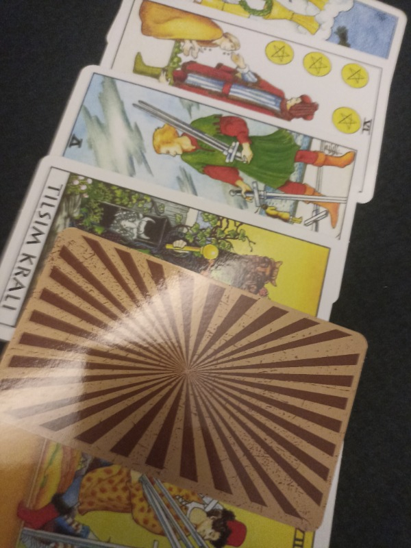 Tarot Destesi ve Kitabı (Ahşap Kutulu) - Hilal Altundal
