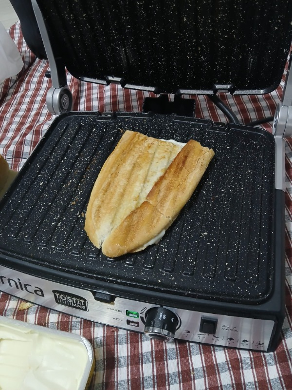 Arnica Tostit Maxi Granit Izgaralı Tost Makinesi GH26240