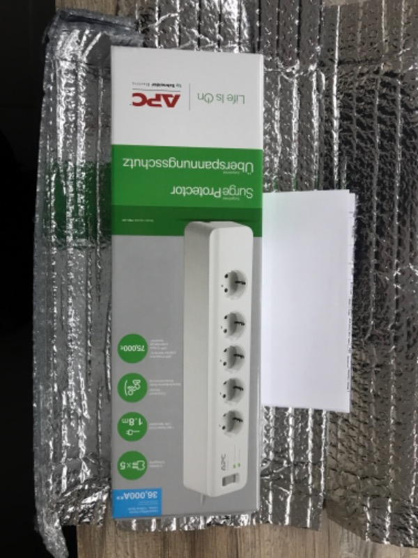 Schneider Electric APC 5'li Akım Korumalı Priz PM5-GR