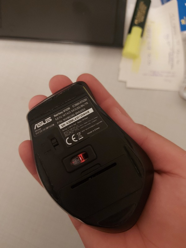 Asus WT425 Kablosuz Optik Sessiz Tıklama Özellikli Siyah Mouse