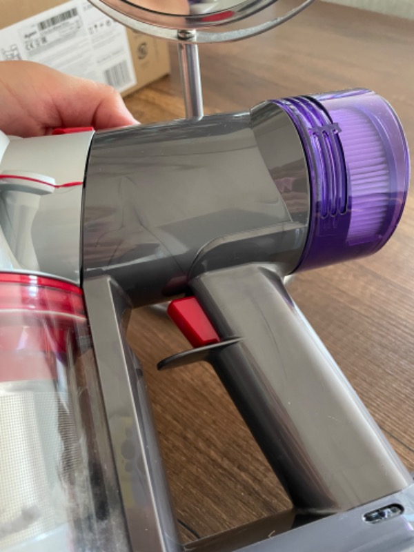 Dyson V8 Absolute (Gümüş/nikel)