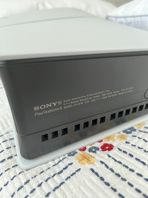 Sony Playstation 5 Slim Digital 825 GB (İthalatçı Garantili )