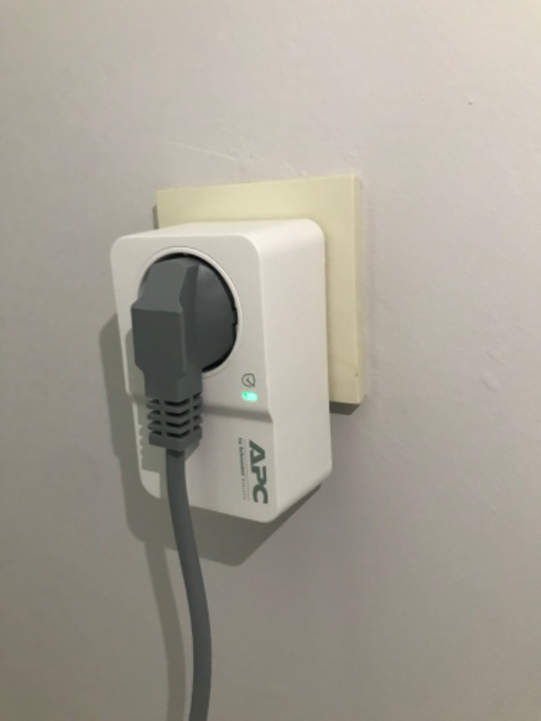 Schneider Electric APC Tekli Akım Korumalı Priz  230V