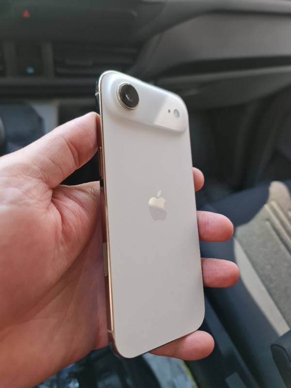 Apple iPhone Air 256 GB Uçuk Altın Rengi