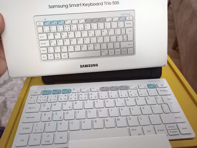 Samsung Smart Keyboard Trio 500 - Beyaz