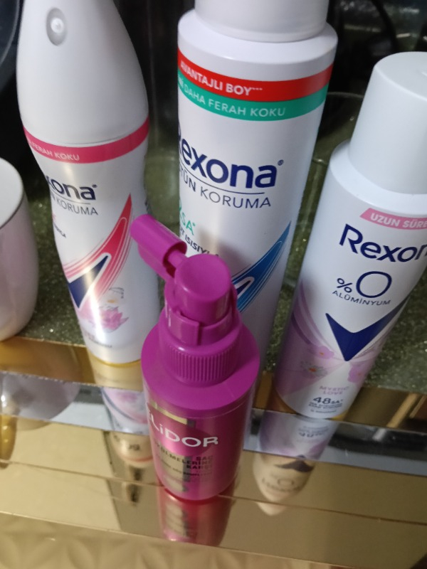 Rexona Üstün Koruma Kadın Sprey Deodorant Sexy Bouquet 150 ml