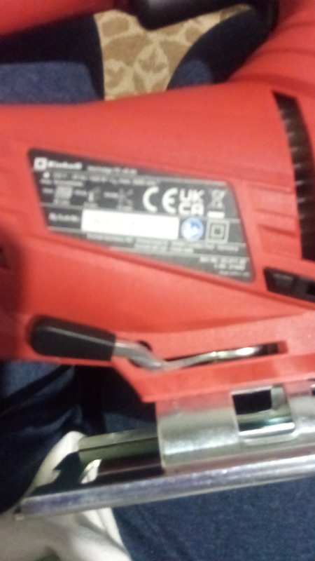 Einhell Dekupaj Testere TC-JS 85 (620 W, 20 mm kesme yüksekliği, ahşapta 85 mm, çelikte 8 mm kesim derinliği, maksimum 3000 d/d, toz üfleme fonksiyonu, paralel durdurucu) - 4321140