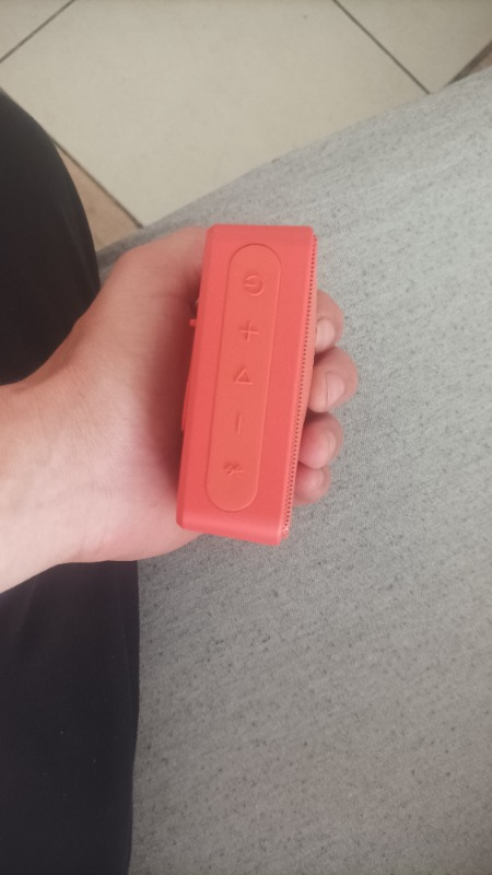Grundig Solo+ Bluetooth Hoparlör Kırmızı