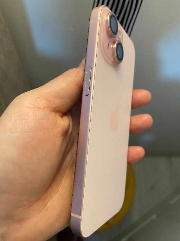iPhone 15 128 GB Pembe