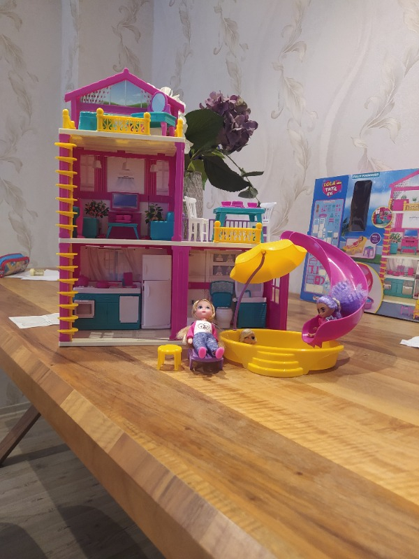 Lola#nın Tatil Evi