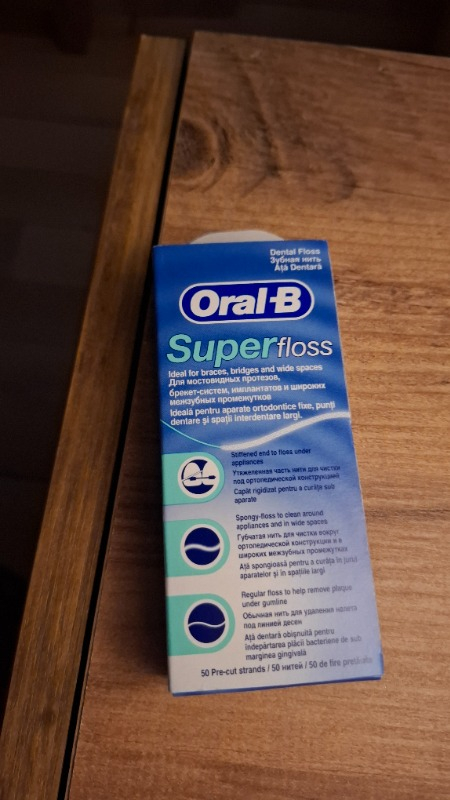 Oral-B Süper Diş İpi - Diş Teli ve Köprü Temizliği İçin Sert Uçlu, Süngerimsi ve Normal İp, 50 Adet