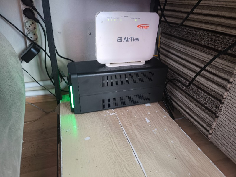 APC BVX900LI-GR 900VA Kesintisiz Güç Kaynağı