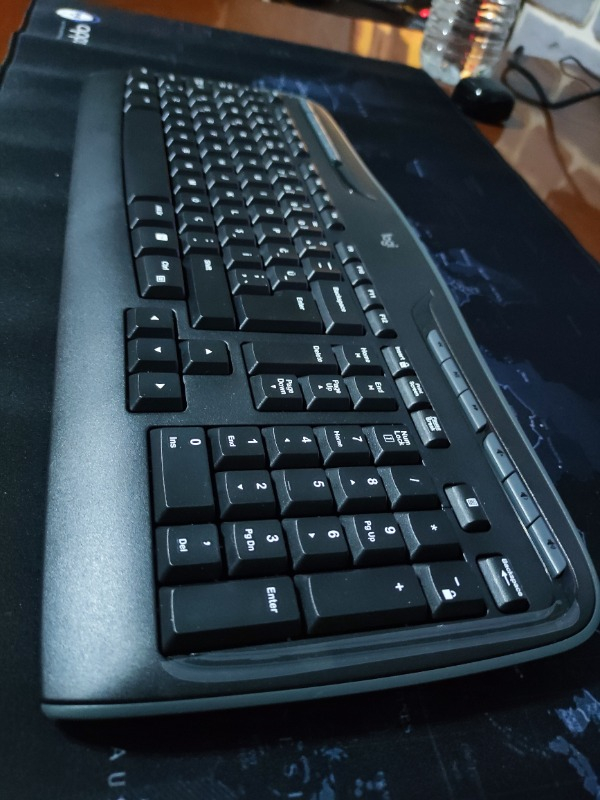Logitech MK330 Kablosuz Türkçe Klavye Mouse Seti - Siyah