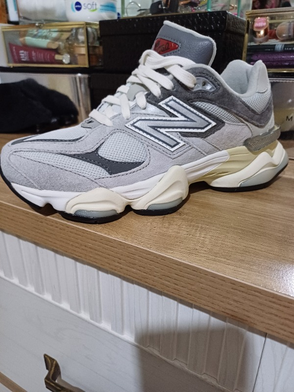 New Balance 9060 Unisex Lifestyle Sneaker U9060GRY