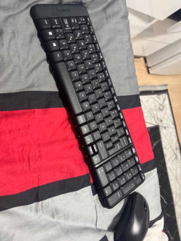 Logitech MK220 Kablosuz Türkçe Klavye Mouse Seti - Siyah