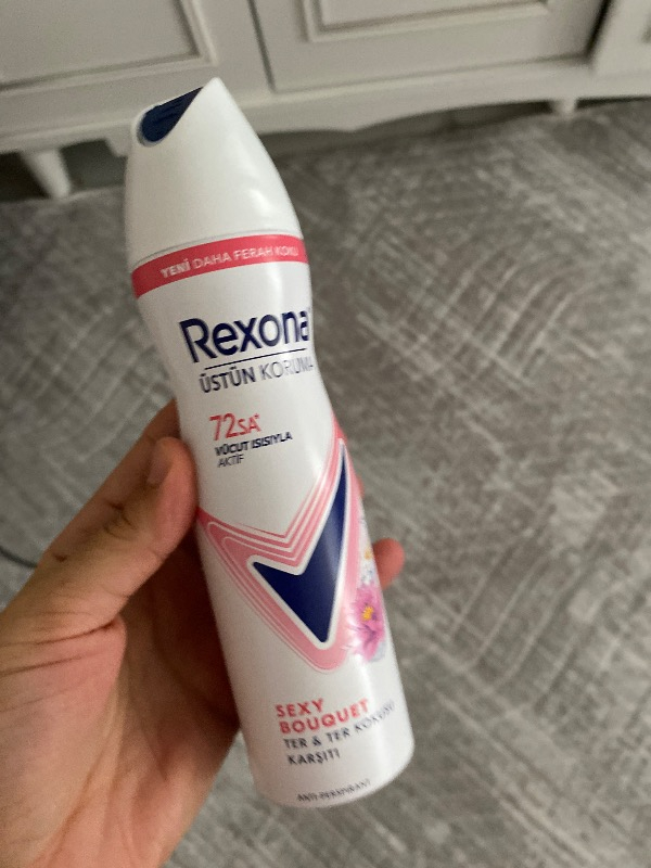 Rexona Üstün Koruma Kadın Sprey Deodorant Sexy Bouquet 150 ml
