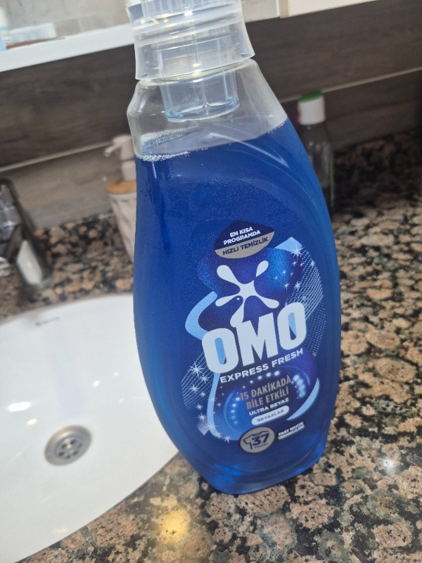 Omo Express Fresh Ultra Beyaz Sıvı Çamaşır Deterjanı 1480 ml x1