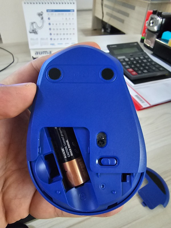 Logitech M330 Sessiz Kablosuz Optik Mouse - Mavi